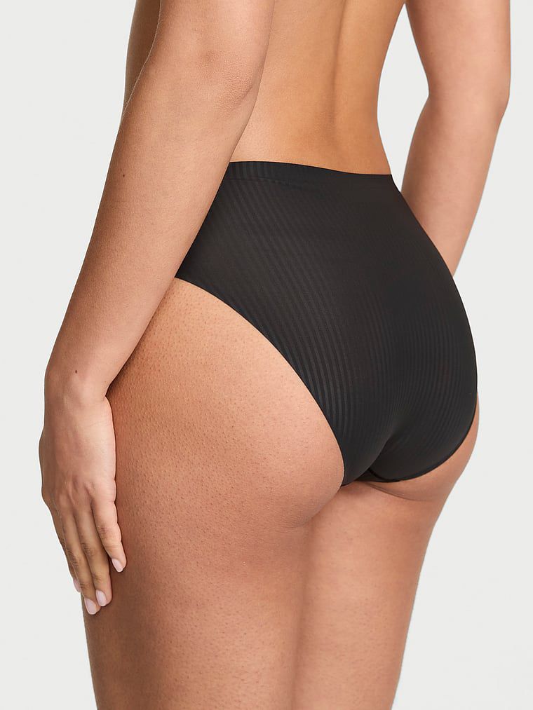תחתוני ביקיני גזרה בינונית Body by Victoria