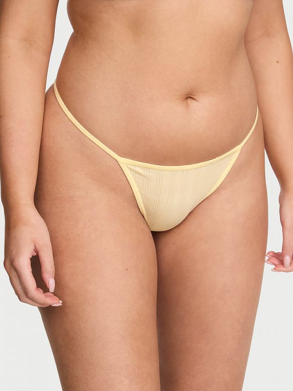 תחתוני V-String בשילוב מודל SoSoft