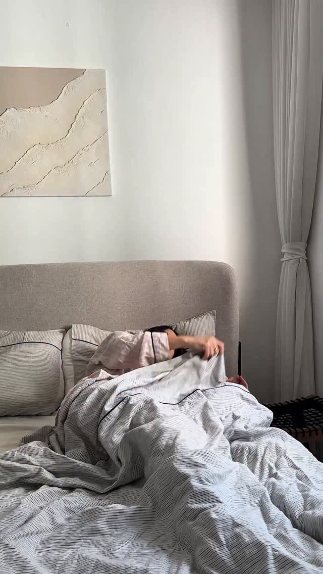 ברלט אחד, כל היום ✨
נוח, מחמיא ופשוט זורם איתך לכל מקום. 

זמין לרכישה בחנויות ובאתר.